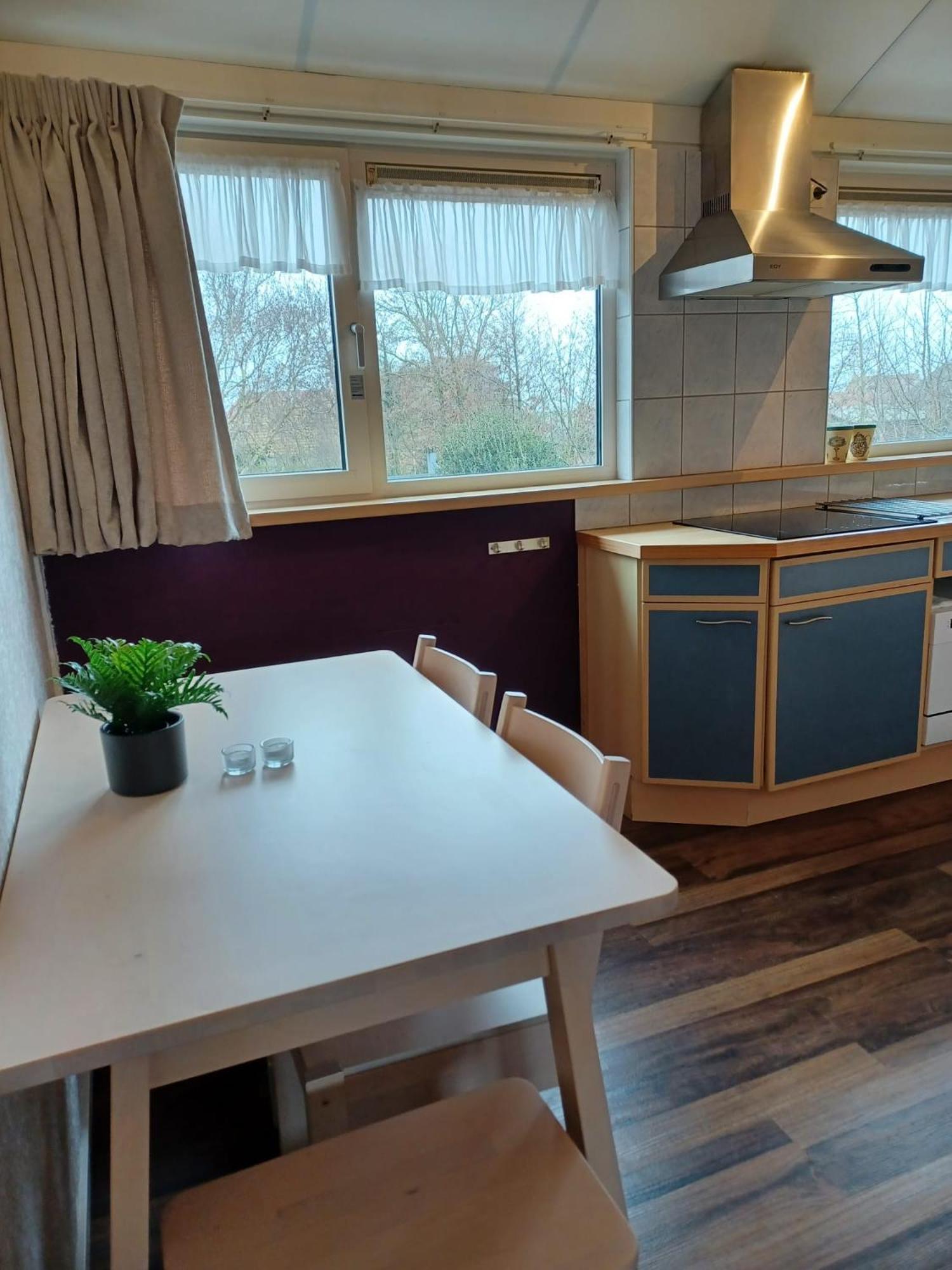 Hotel Dichtbijzee Oosterend  Extérieur photo