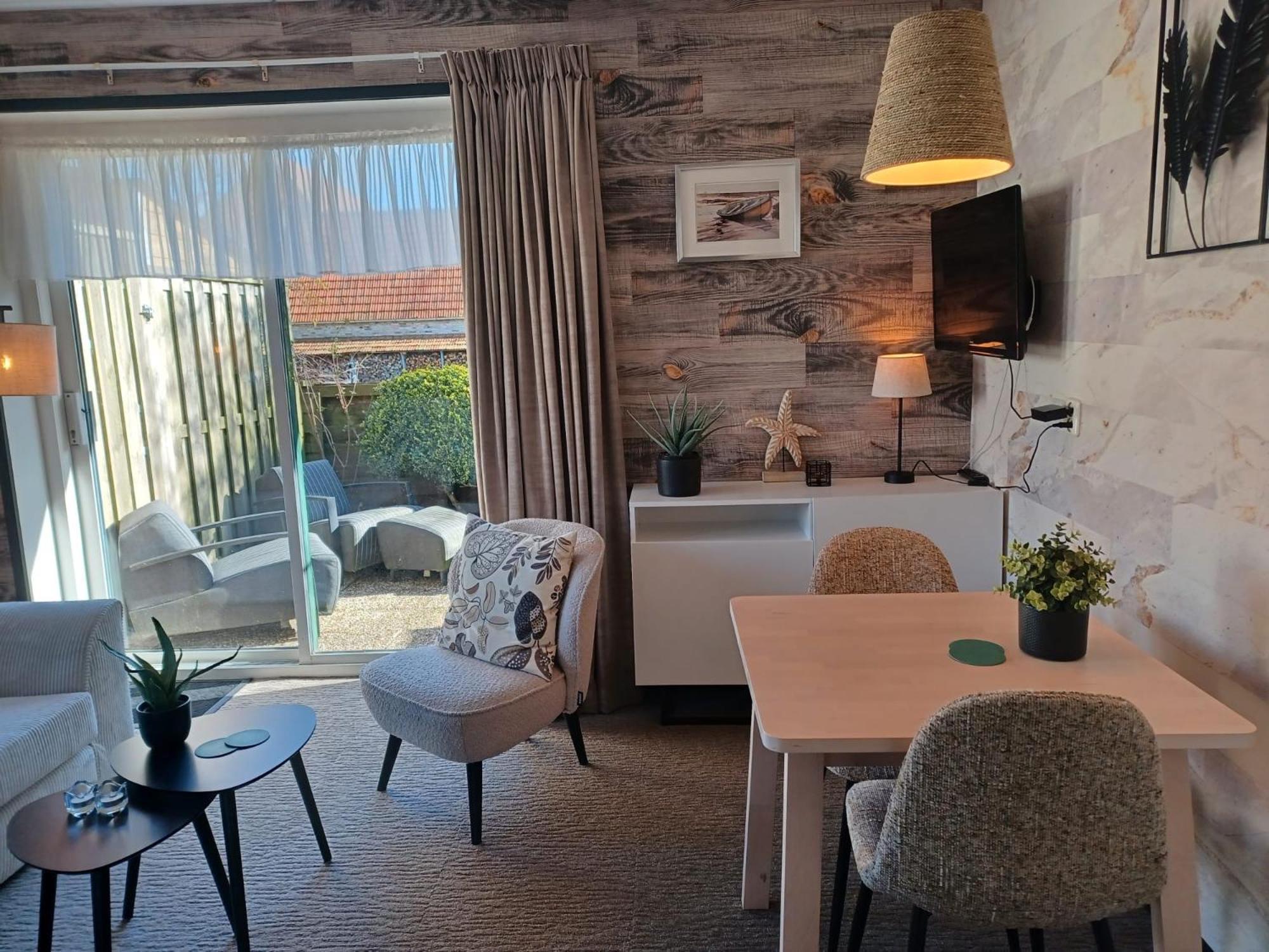 Hotel Dichtbijzee Oosterend  Extérieur photo