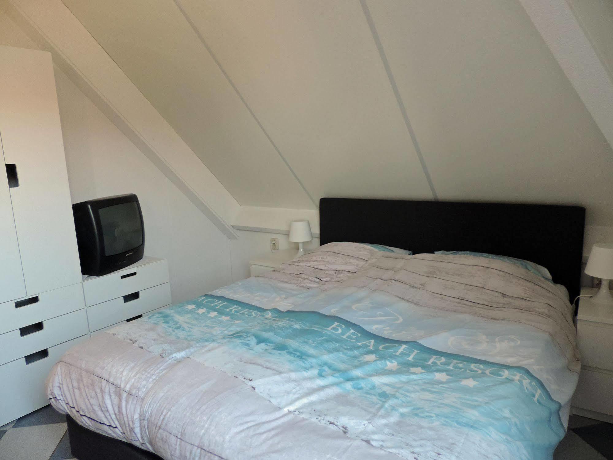 Hotel Dichtbijzee Oosterend  Extérieur photo