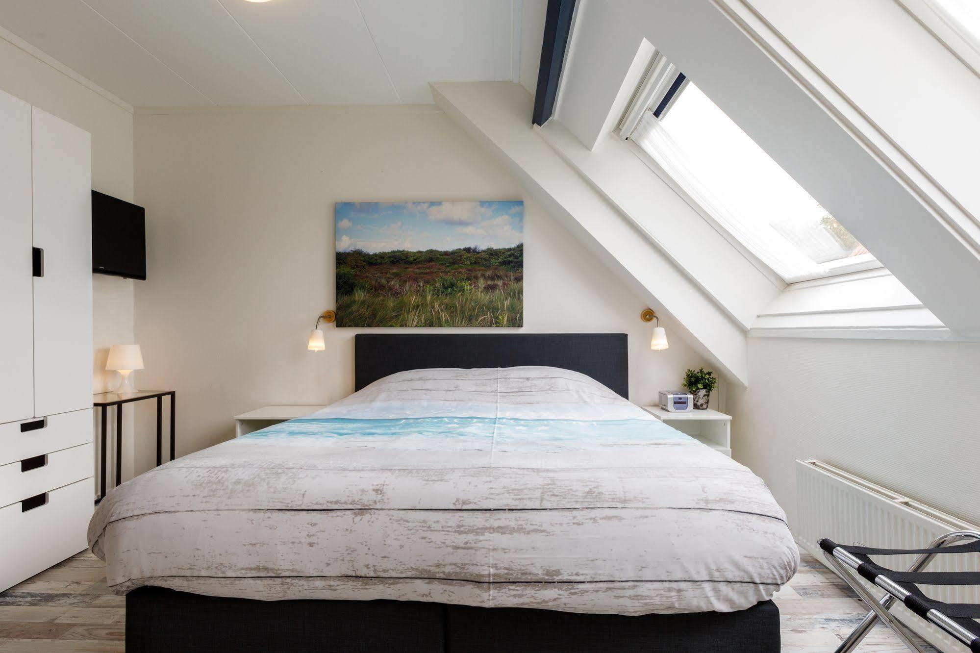 Hotel Dichtbijzee Oosterend  Extérieur photo